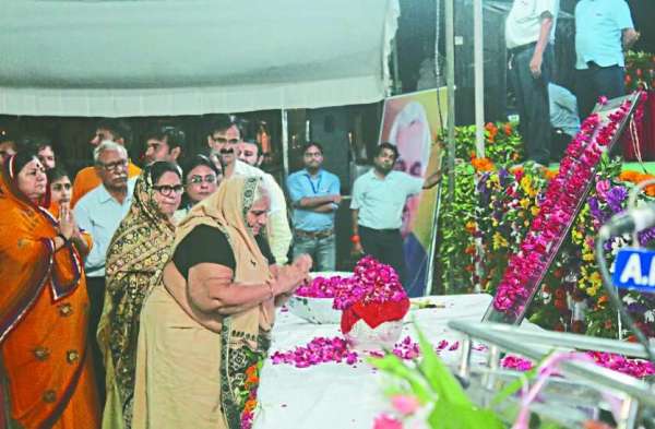 atal vihari vajapayee asthi kalash yatra in gwalior