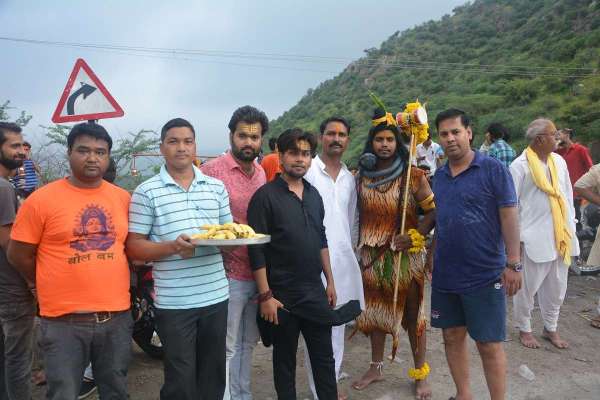 beautiful pics of kavad yatra in sawan