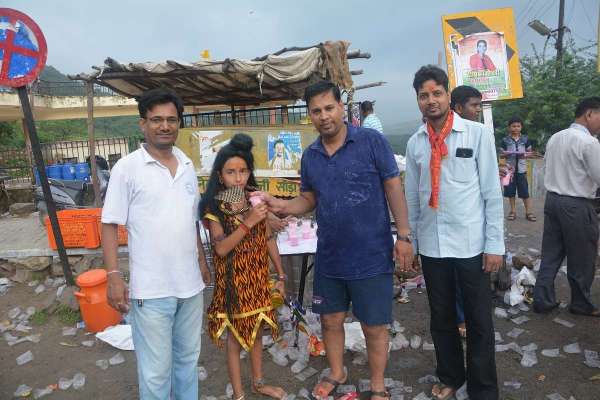 beautiful pics of kavad yatra in sawan