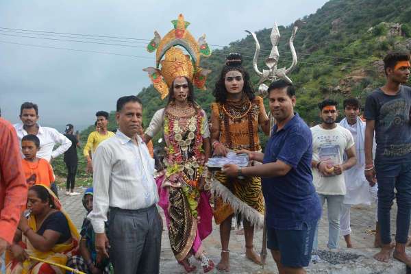 beautiful pics of kavad yatra in sawan