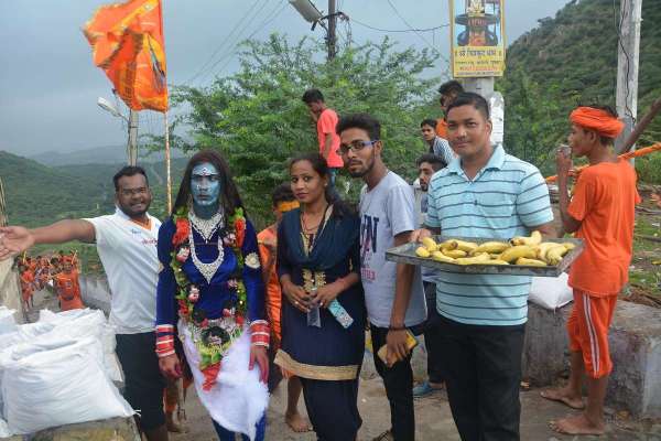 beautiful pics of kavad yatra in sawan