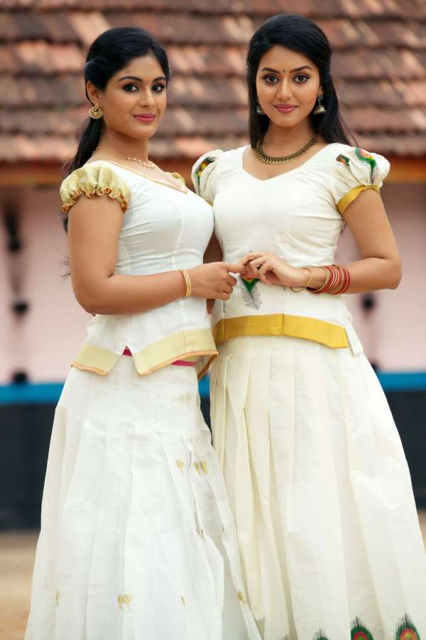 नक्षत्र मूवी मैजिक के बैनर तले बन रही तमिल फिल्म कळरी