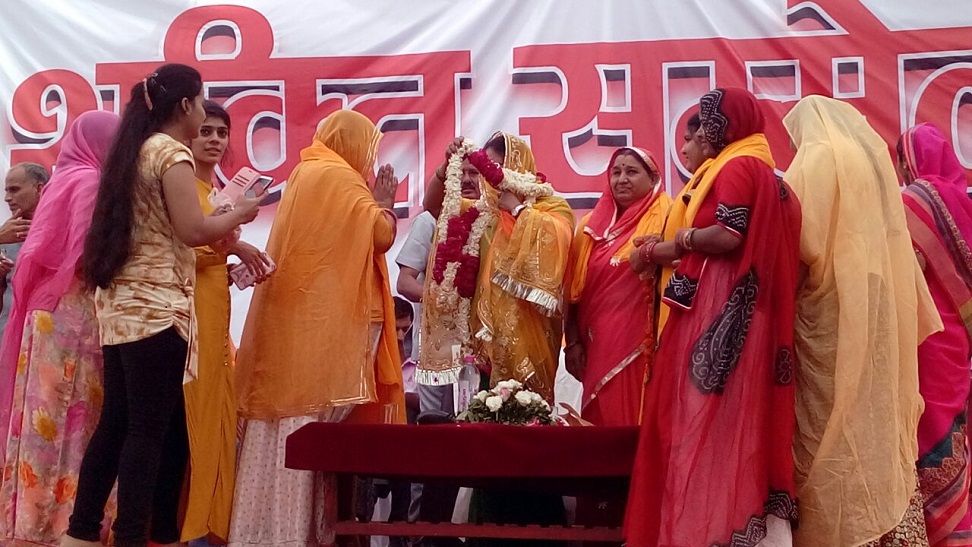 CM Raje reached Jaisalmer, women welcomed