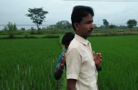 खेत देखने गए ग्रामीण की बिजली तार की चपेट में आने से मौत