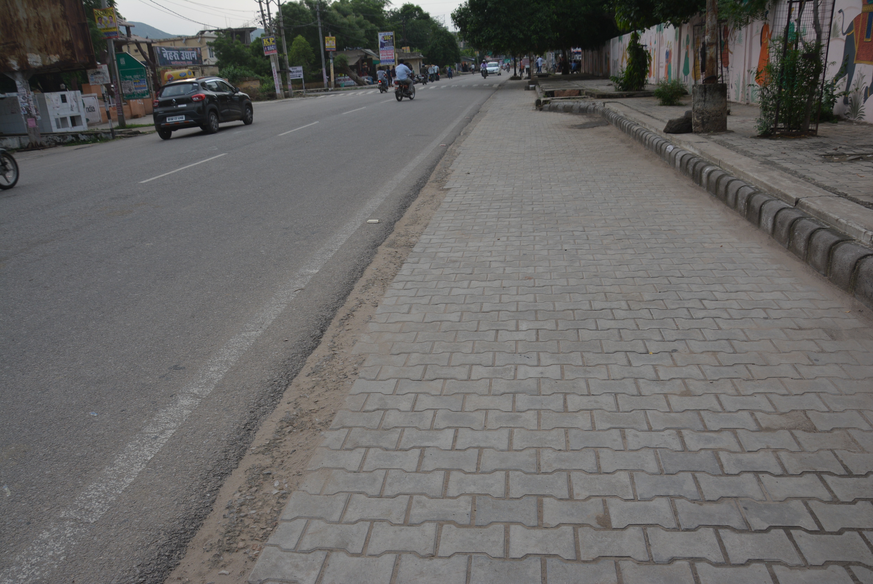 Alwar PWD Making inter locking tiles in alwar instead of roads