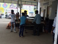 मरीज को लेकर भटकते रहे परिजन