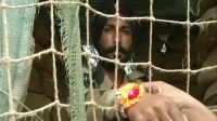 सरहद पर पहुंचीं राखी बांधने बहनें...तो भाई ने क्या कहा...देखिए वीडियो