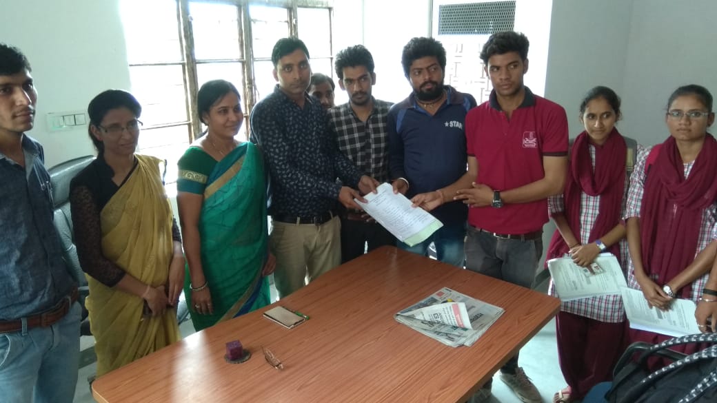 Student Union Election : यहां एबीवीपी और निर्दलीय प्रत्याशियों ने समर्थकों के साथ दिखाया दमखम.. देखें वीडियो