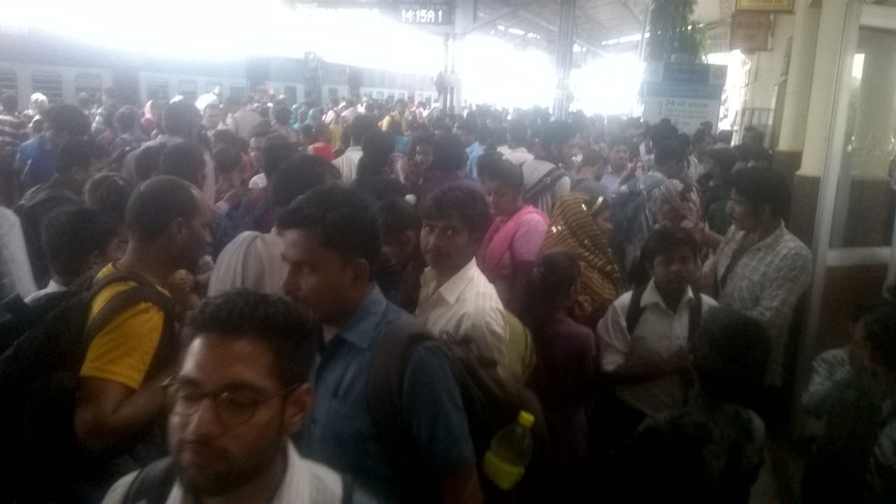 trains and buses crowded in Rakshabandhan