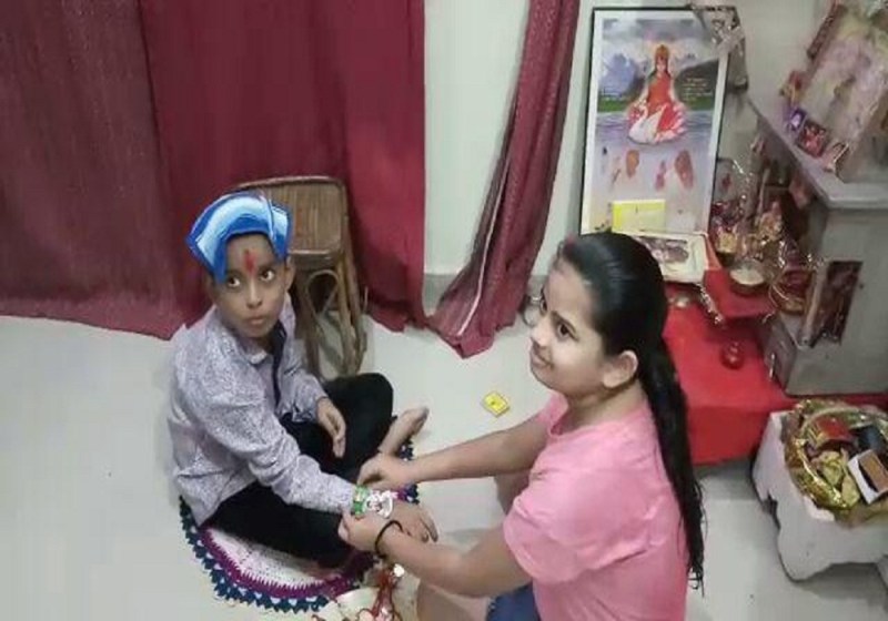 कानपुर टेंपो अड्डा हरदोई पुल के पास लगा यात्रियों का मेला