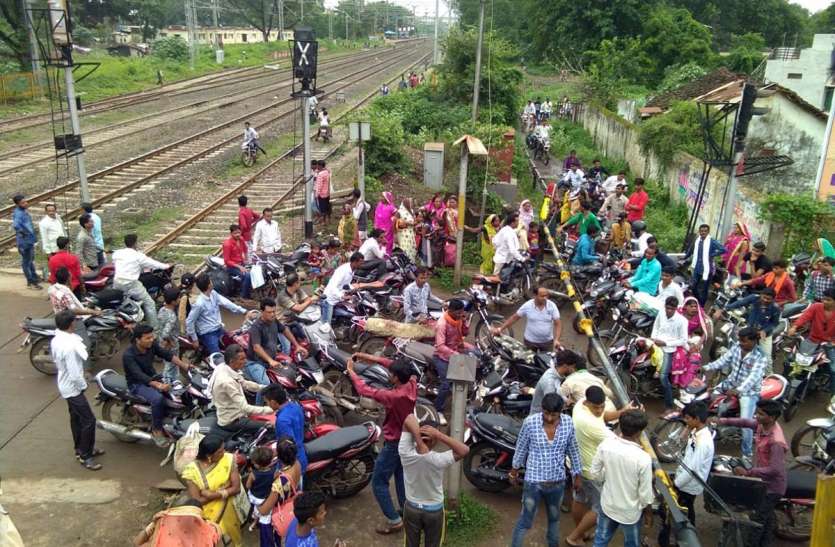 big incidence at railway gate