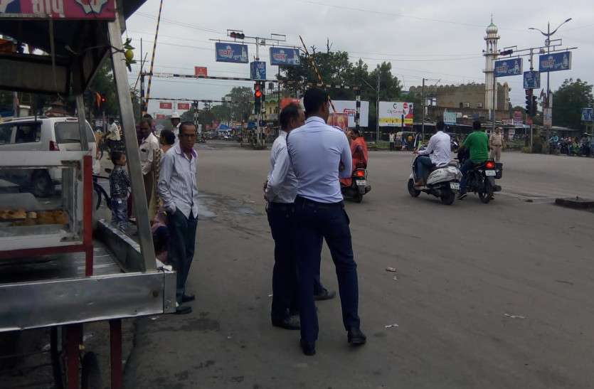 Video Gallery : मिठाई दुकानों में ऐसे दिखा राखी पर्व का उत्साह