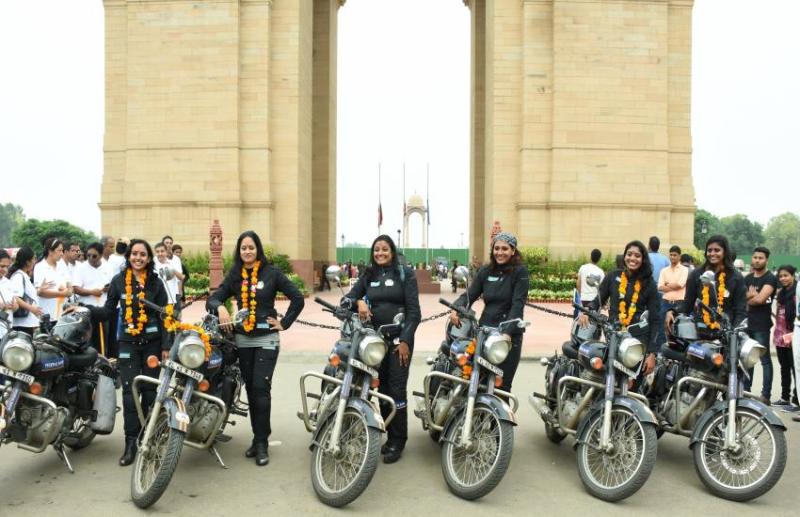 Sangeeta reached Delhi for 20 days by riding on a Royal Bullet from Ko
