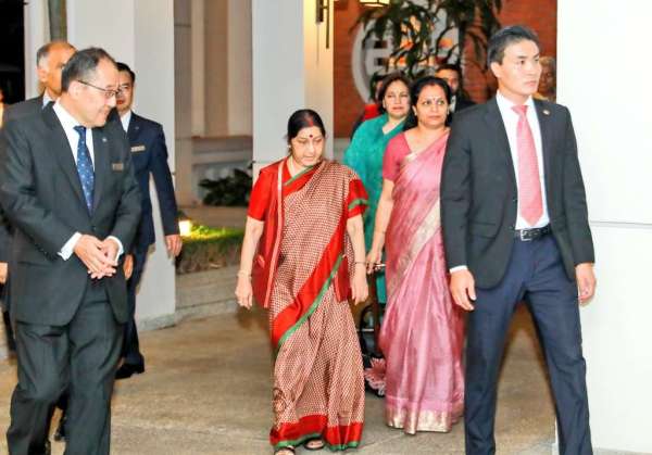 Swaraj meets ASEAN leaders 