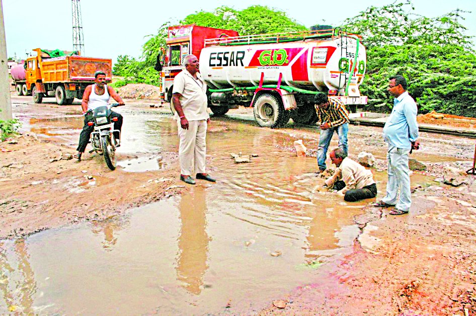 फिर लाखों रुपए बर्बाद करने पर तुली नगर परिषद!