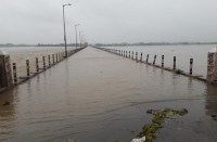 Video Gallery : इस नदी का जल स्तर बढ़ा, आपदा प्रबंधन टीम के इतने सदस्य मोटरबोट समेत तैनात