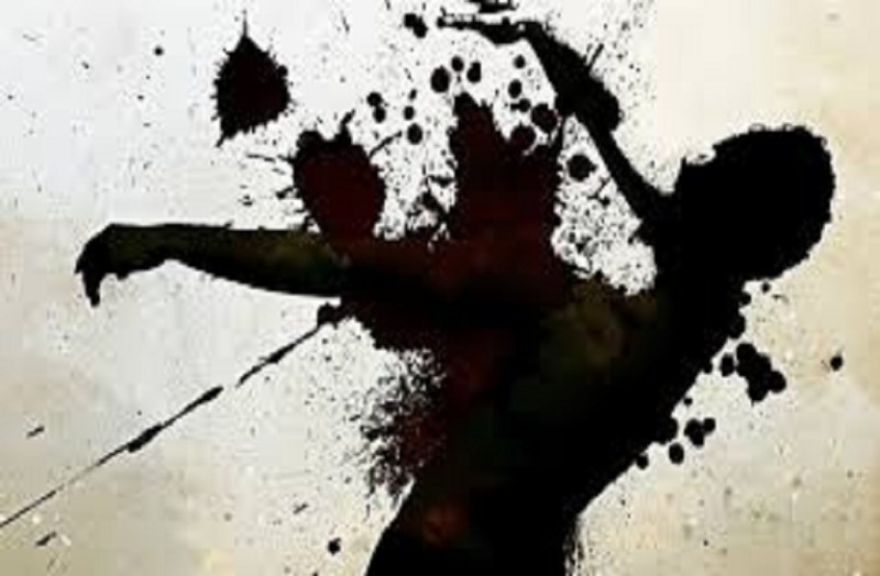 थाने में बंद युवक ने पेट में घुसाया कांच का टुकड़ा