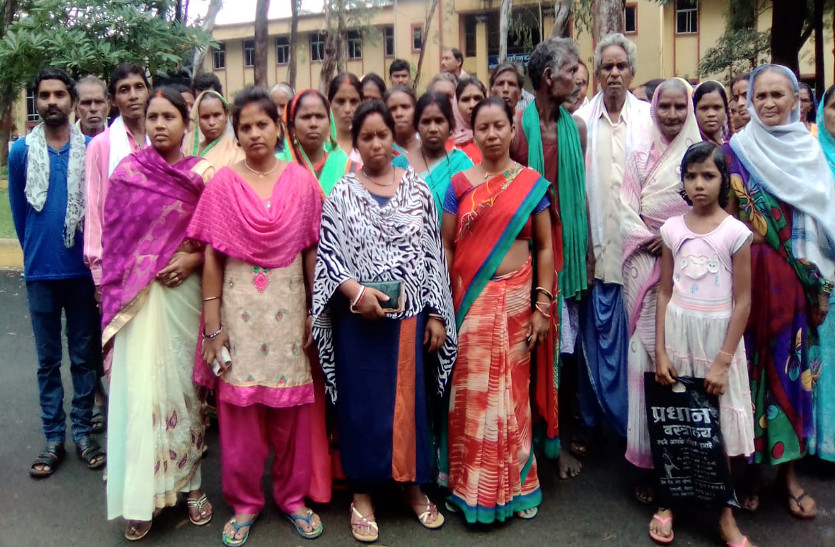 Video- ओडीएफ का प्रोत्साहन राशि नहीं मिलने पर धरना प्रदर्शन, ग्रामीणों ने अधिकारियों पर लगाए ये आरोप, पढि़ए पूरी खबर…