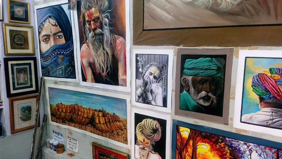 Rajneesh Vaishnav's painting art getting fame