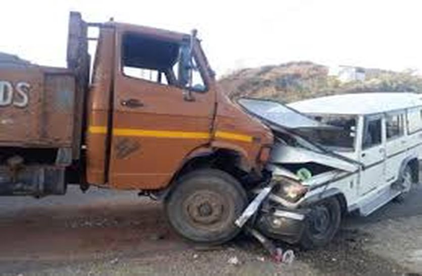 One Died in Accident Of Truck And Bolero In Bansur Alwar