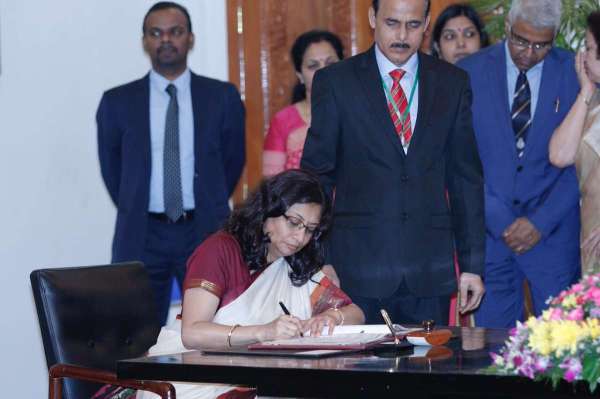 Sushma meets Cambodian Foreign Minister