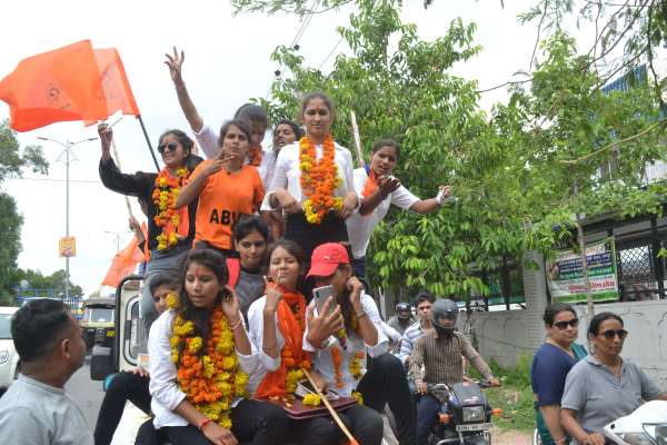 pics of girl candidates of student union