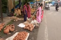 खमरछट : पत्तल, दोना, महुआ व चुकिया से सजा बाजार