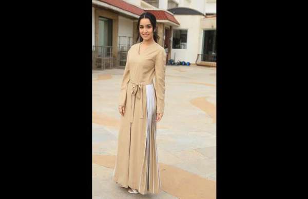 shahid kapoor and shraddha kapoor batti gul meter chalu photos