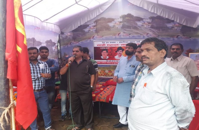 Hunger strike begins with workers' problem