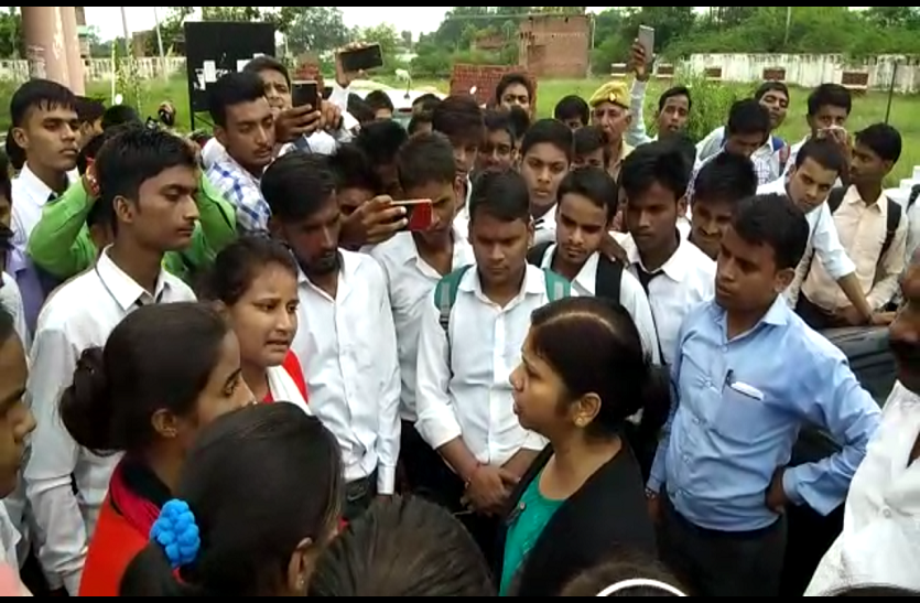 राजकीय पॉलीटेक्निक कालेज के छात्रावास में नारकीय जीवन जी रहे छात्र-छात्राएं-छात्रावास, प्राचार्य ने कहा ऑल इज़ वेल