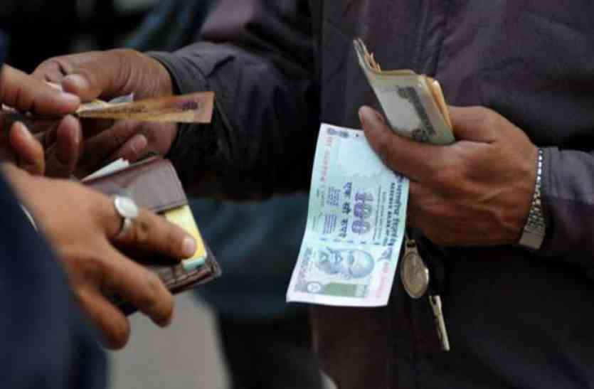 SDM caught taking Rs 2 lakh rupees bribe
