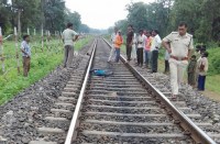 Lovers couple were cut off by train