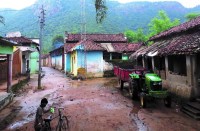 Public Opinion : यहां आपातकालीन स्वास्थ्य सुविधा के लिए समय पर नहीं पहुंच पाती संजीवनी व महतारी एक्सप्रेस