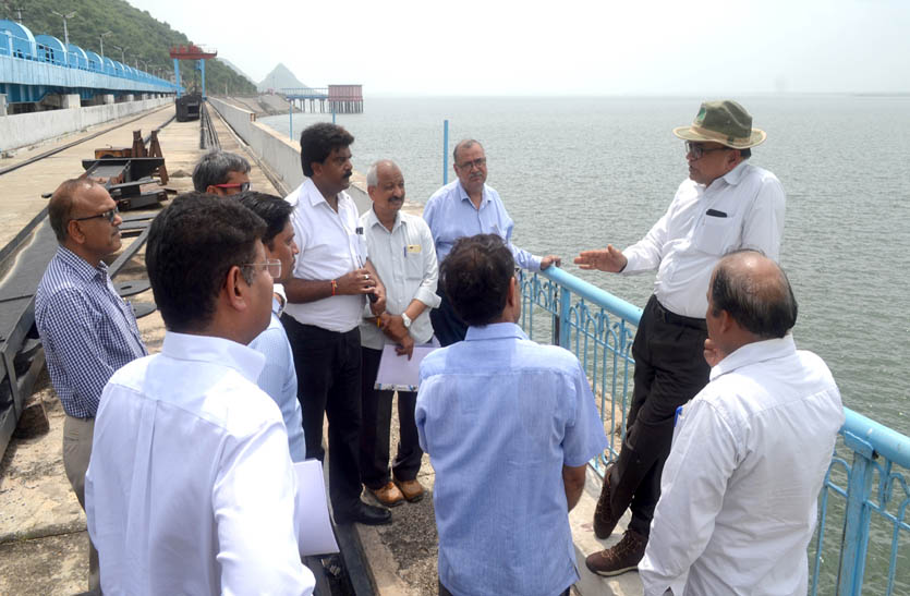 phed-chief-government-secretary-visited-bisalpur-dam