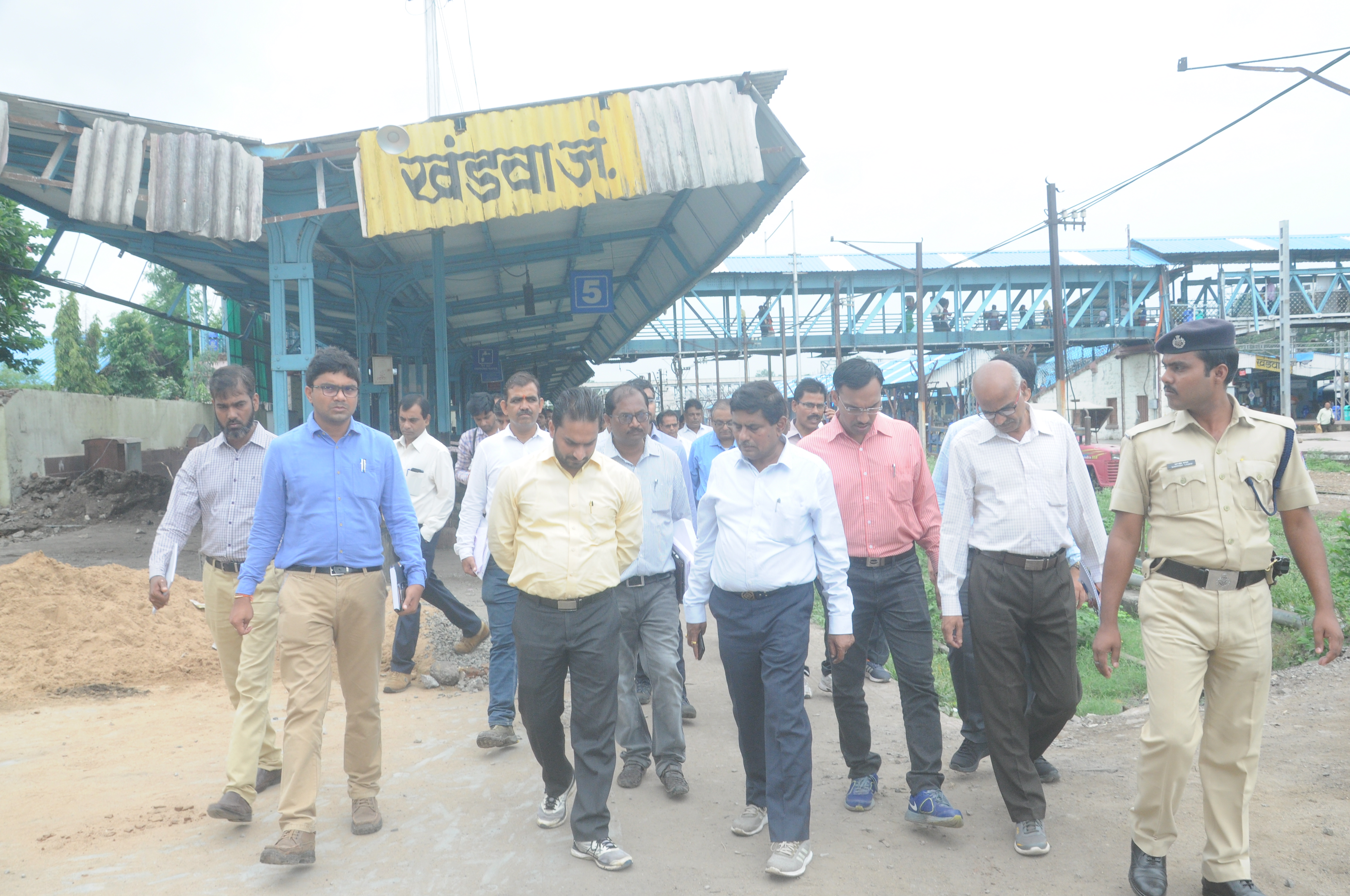 Bhusaval Division DRM did the inspection of Khandwa Junction