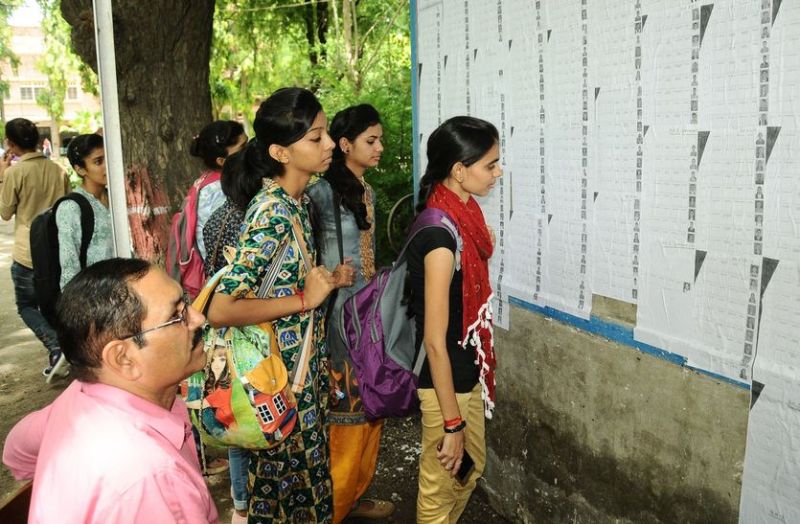 Students below 18 years of age can also vote