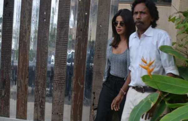 priyanka chopra and nick jonas in mexico for brother marriage photos