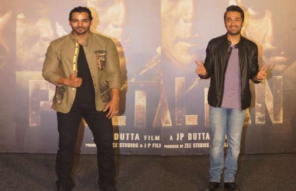 हर्षवर्धन राणे और सिद्धांत कपूर।