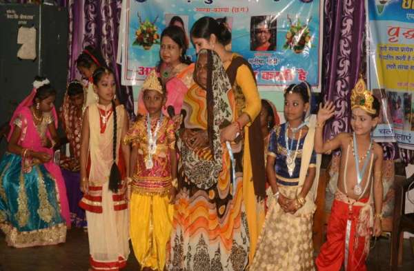 Photo Gallery : निकाली गई शोभायात्रा, मनमोहक झांकियां रही आकर्षण का केंद्र