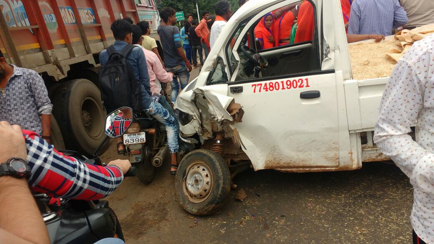 road accident 13 woman injerd in harda madhya pradesh