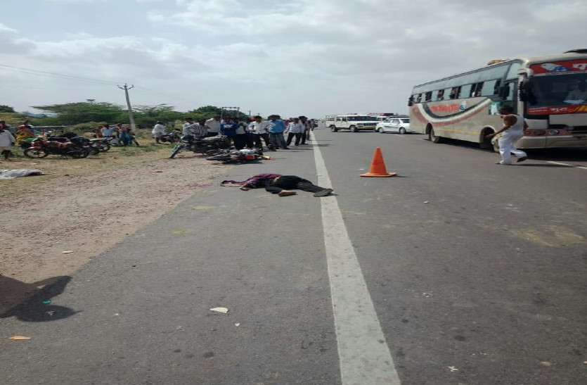 Two death in road accident, one injured