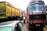 एनएच पर फिर लगा घंटों जाम, आधी रात को फंसे रहे सैकड़ों वाहन