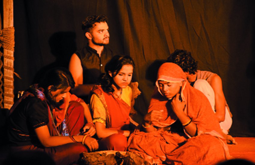 Message delivered through stage play