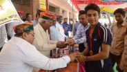 मेहनत कर सर्वश्रेष्ठ खिलाड़ी बनें