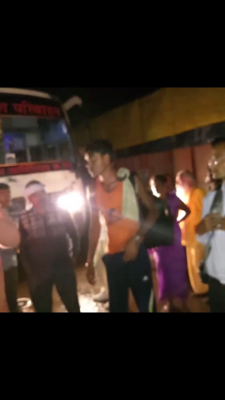 Public transport: Passengers leave late on Chakghat border