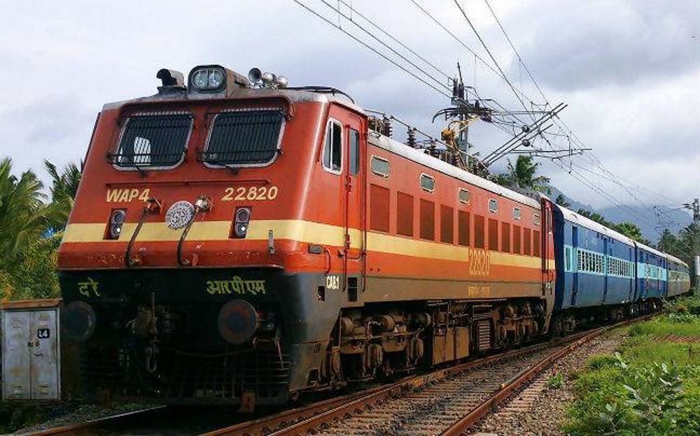 95 thousands rupee theft in train