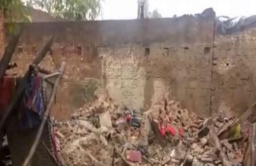 House collapsed in Dariapur