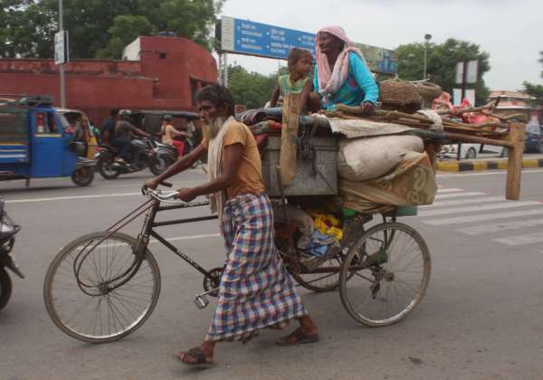A Jairine family traveling from rickshaw reached Ajmer dargah