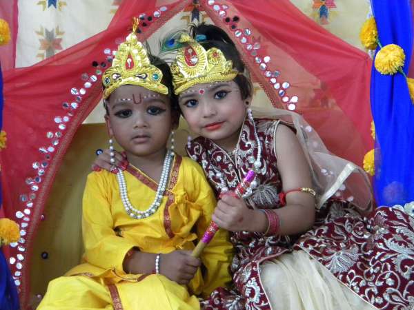 beautiful pics of krishna janmashtmi celebration
