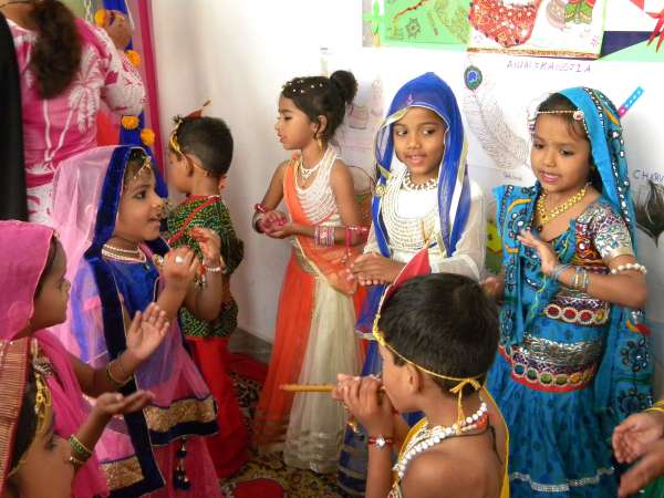 beautiful pics of krishna janmashtmi celebration
